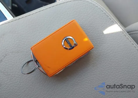 2021 Volvo Xc90 T6 Momentum z USA, uszkodzony, nr VIN YV4A22PK7M1687802